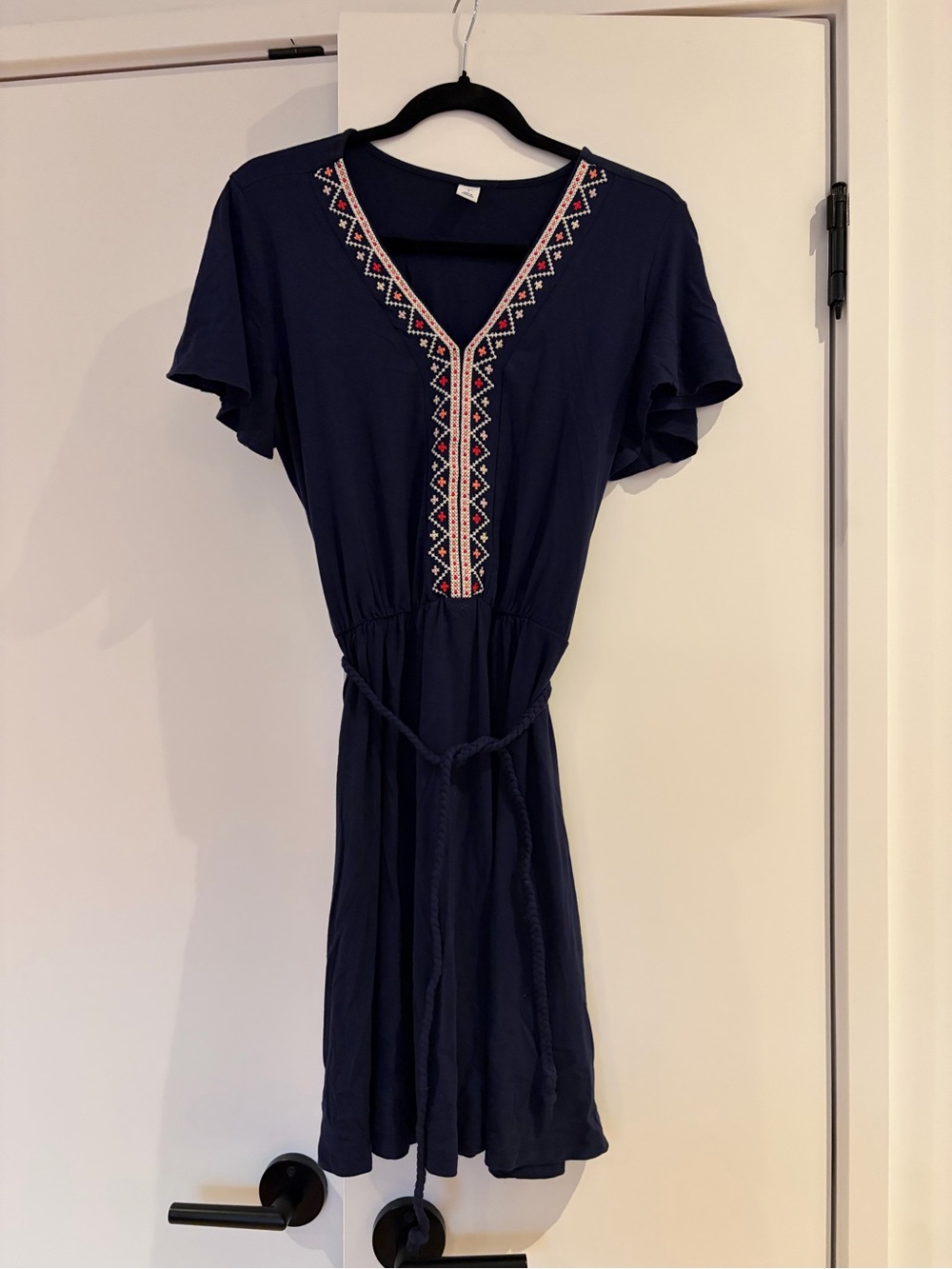 Old Navy Navy V‑Neck Embroidered Tie‑Waist Midi Dress